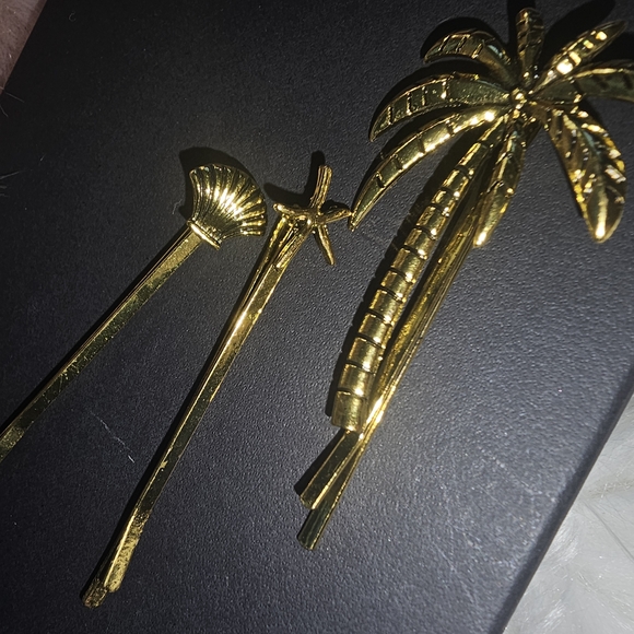 Gold Palm Tree Hair Clips - Picture 5 of 5